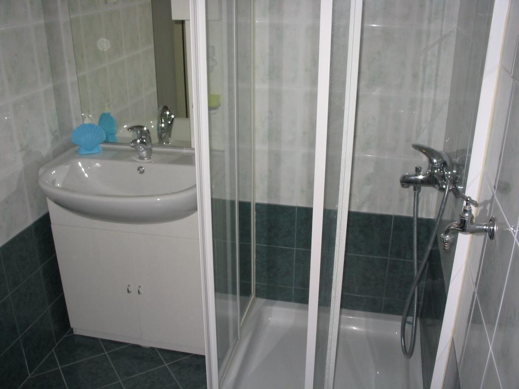 Apartments Gugic Prigradica Pokoj fotografie